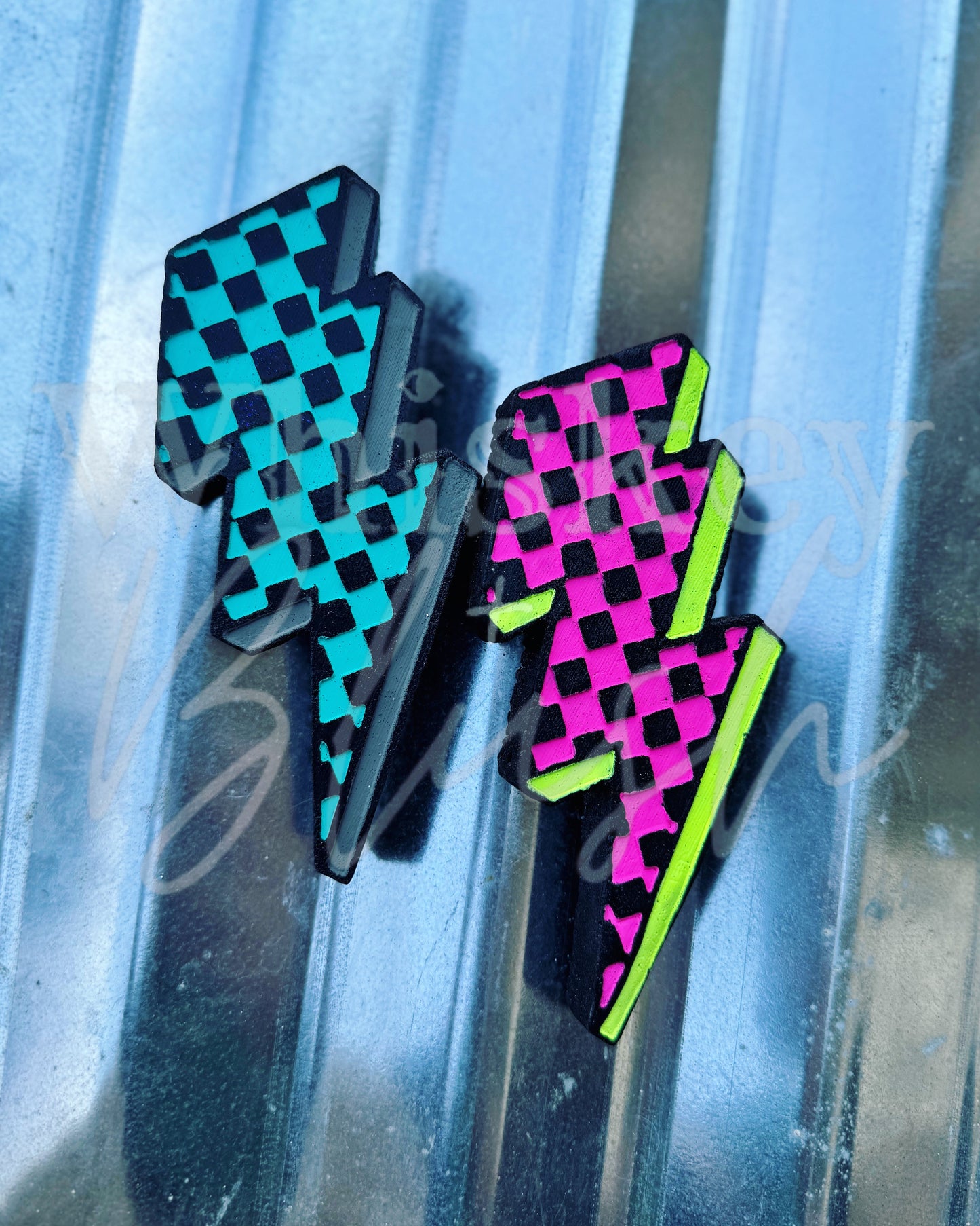 Retro checkered bolt freshie