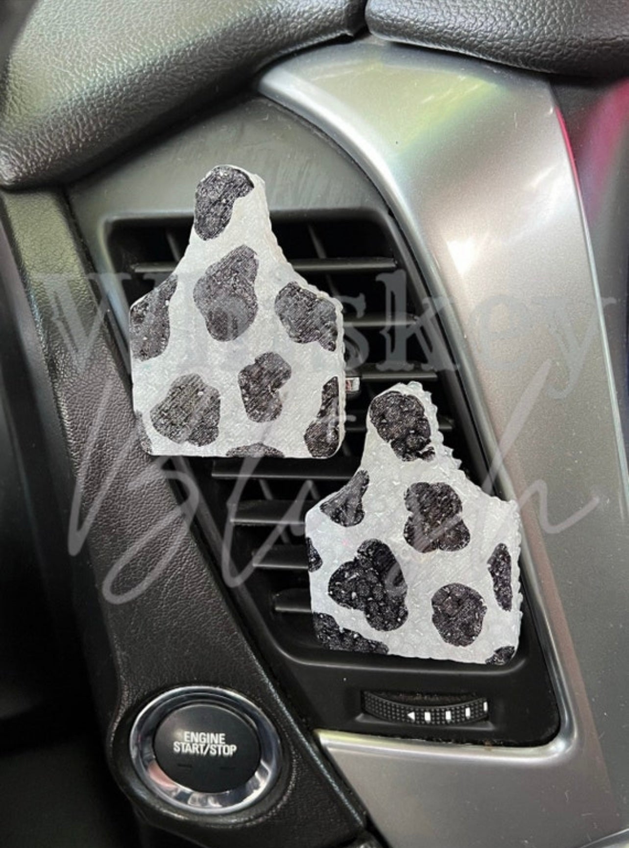 Cow tag vent clips set
