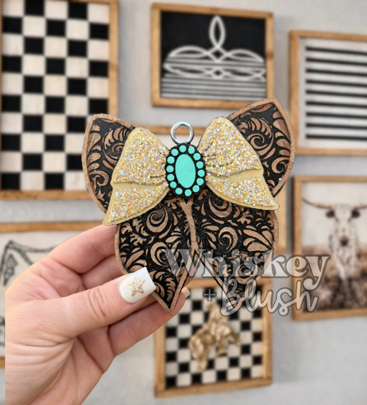 Leather bow freshie