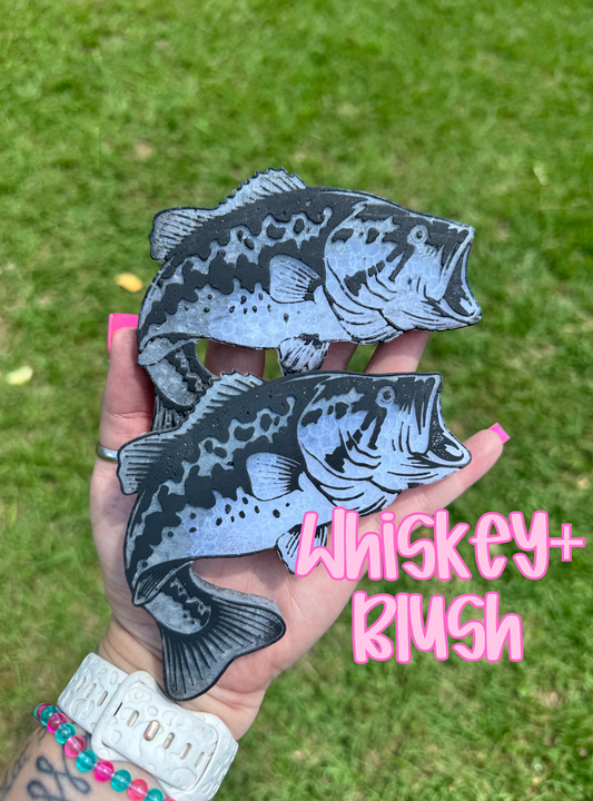 Rippin' lips bass freshie